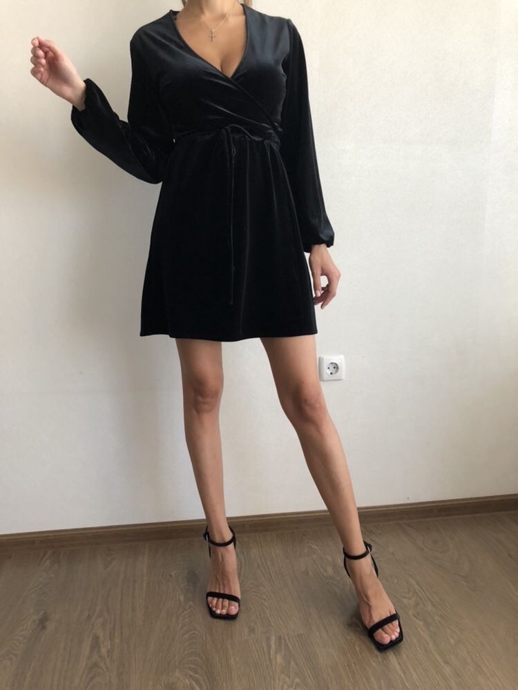 Zara  платье продам