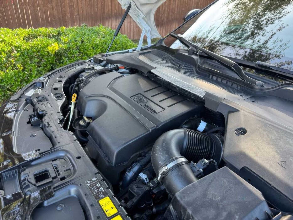 Land Rover Range Rover Evoque P300 R-Dynamic S      2021