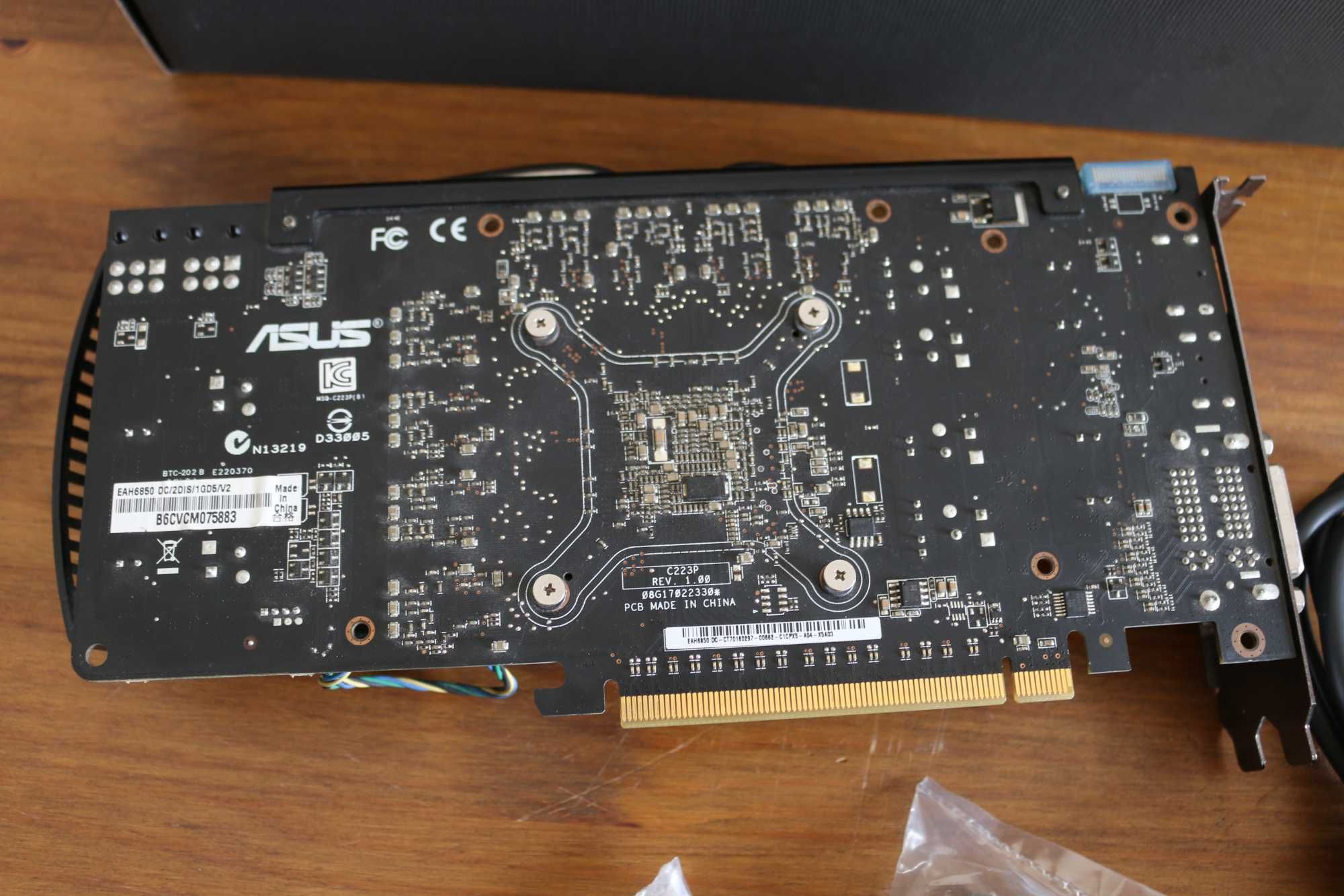 placa de video Asus eah6850