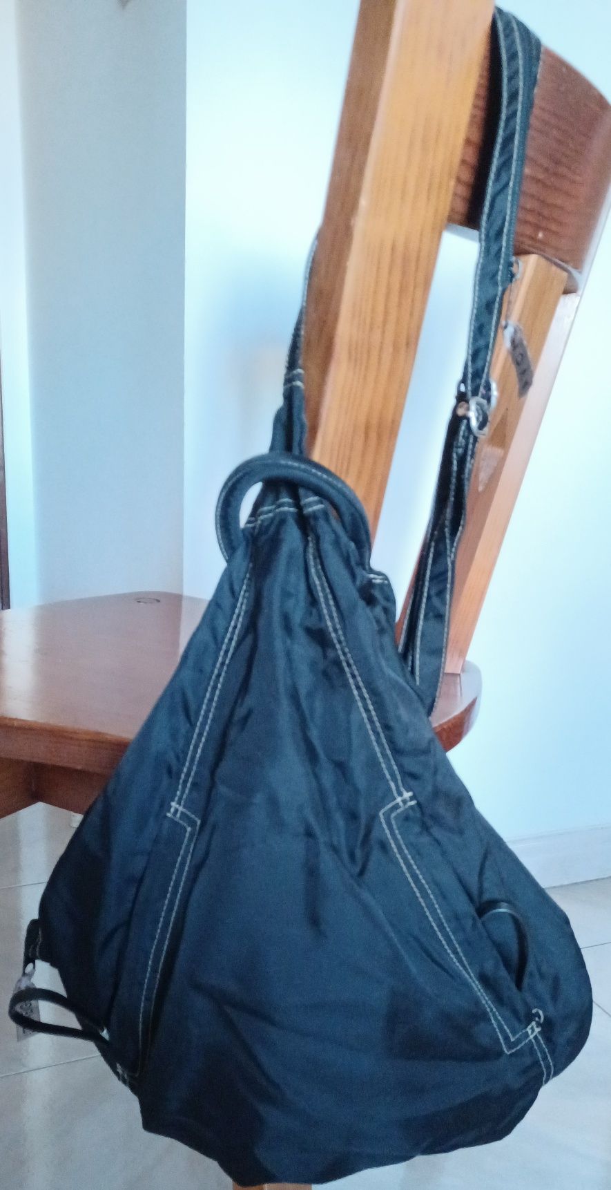 Vários Sacos e mochilas.