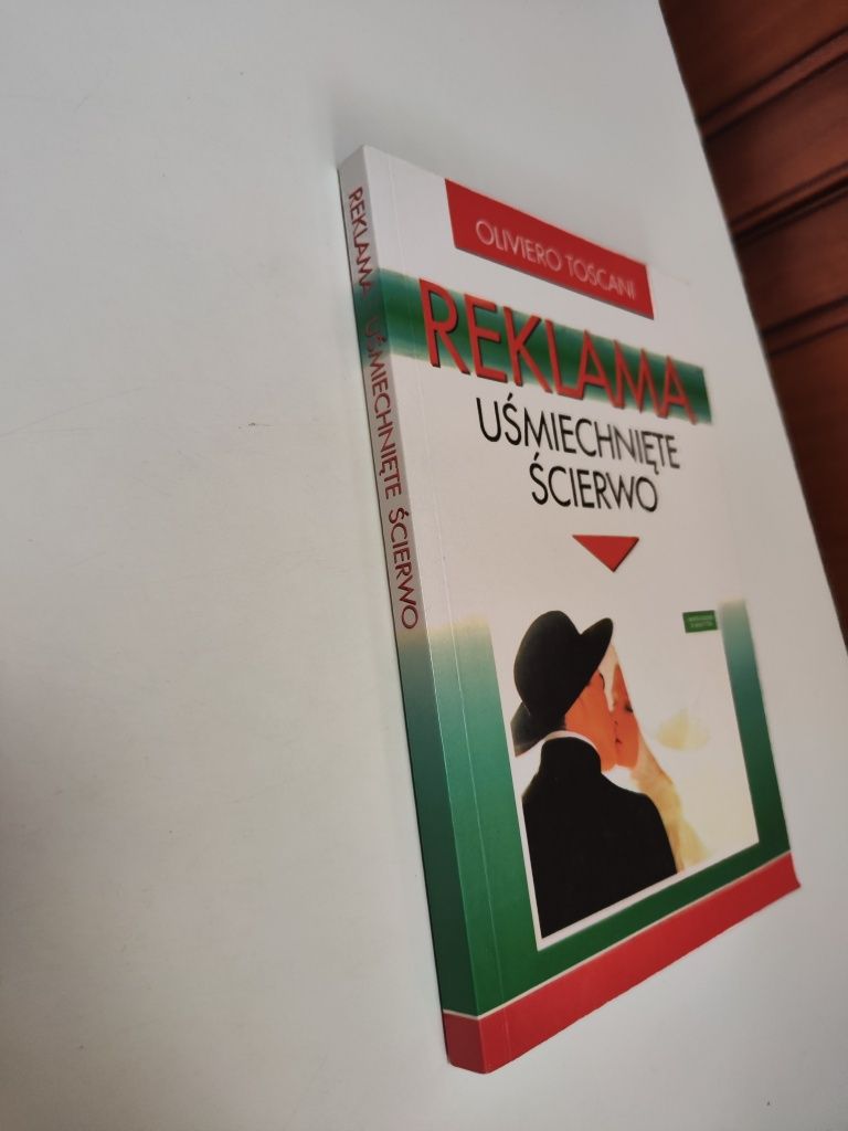 Reklama Uśmiechnięte ścierwo - Oliviero Toscani "x