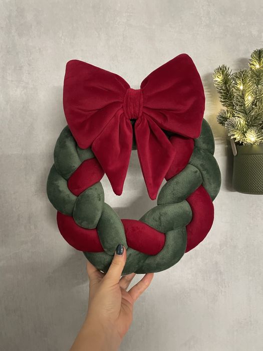 Різдвяний вінок з бантом