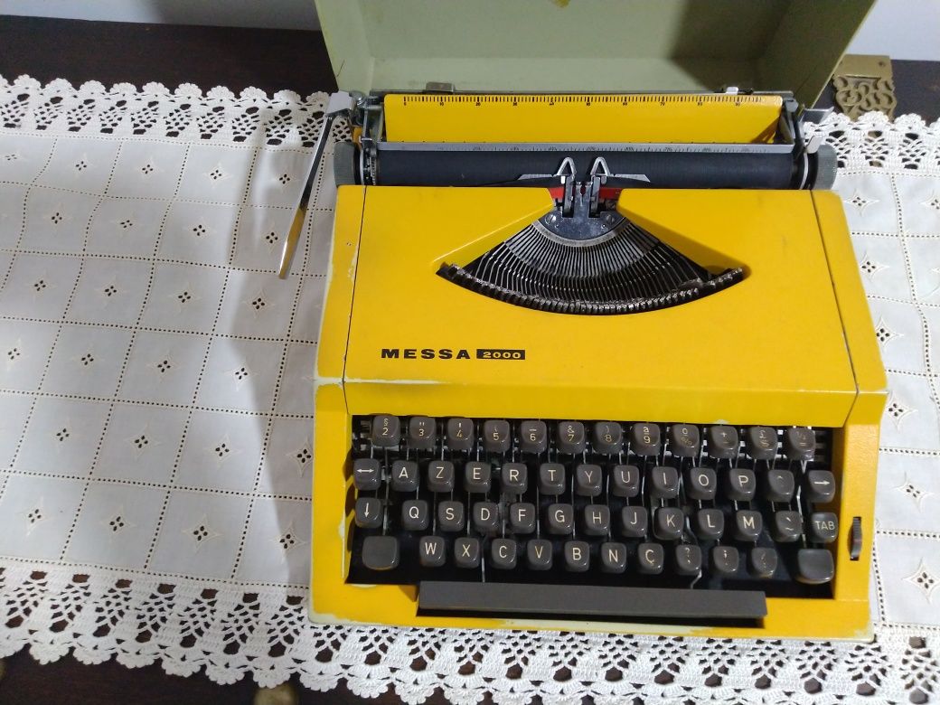 Máquina escrever antiga Mini MESSA 2000