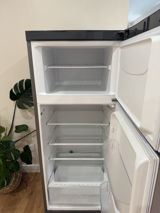 Frigorífico com congelador