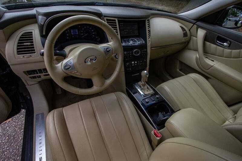 2017 Infiniti QX70
