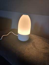 Lampka zmieniająca światło