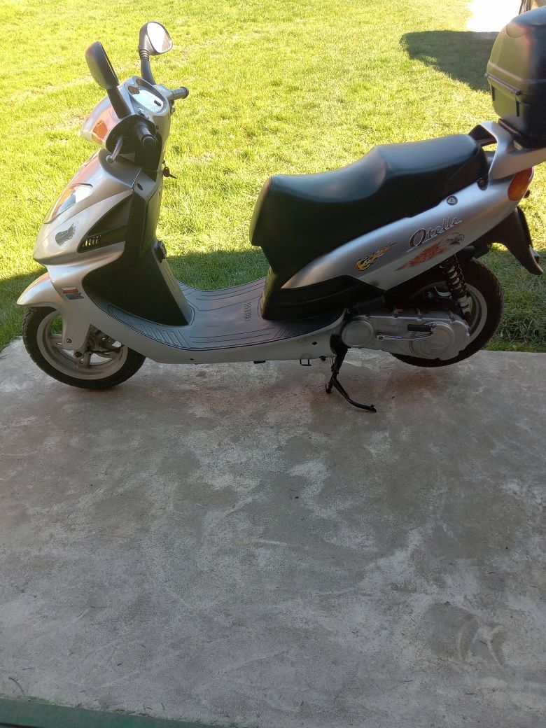 Skuter DAELIM 125 CCM 2007 Rok ZADBANY