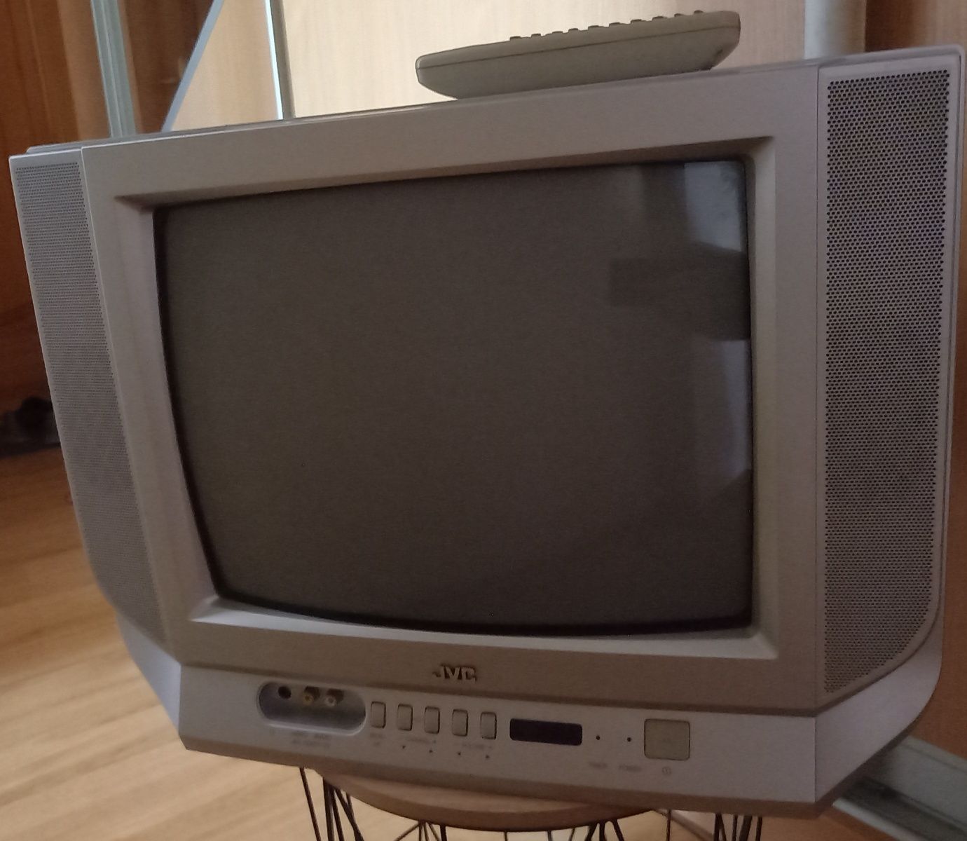 Телевизор JVC AV-1404FE 14". Идеальное состояние.