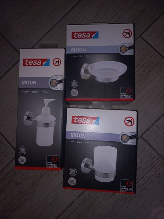 Zestaw Tesa Moon nowy komplet bez wiercenia uchwyt chrom mydelniczka