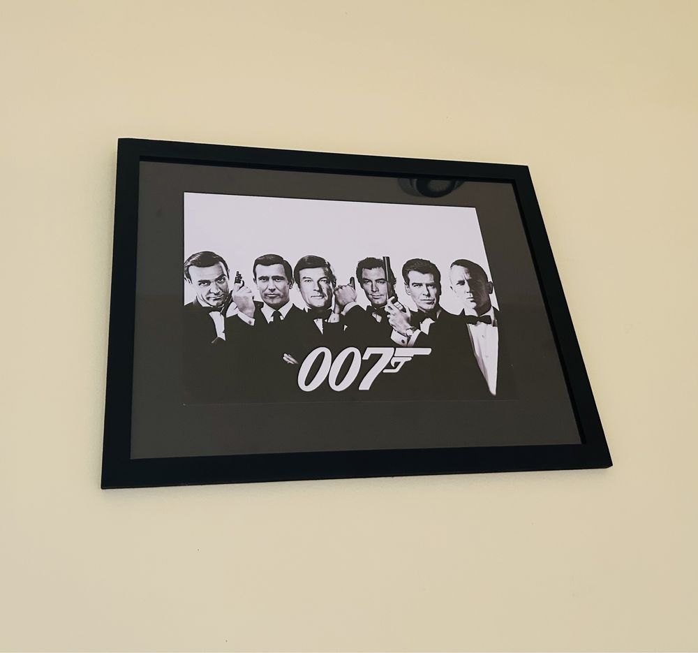 Oprawiony druk cyfrowy James Bond 007