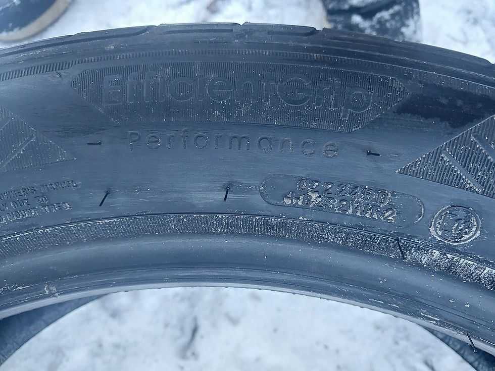 Goodyear EfficientGrip Performance 215/50R19 93 T