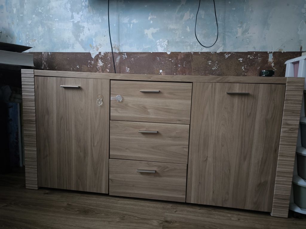Sprzedam komodę 152 cm długa