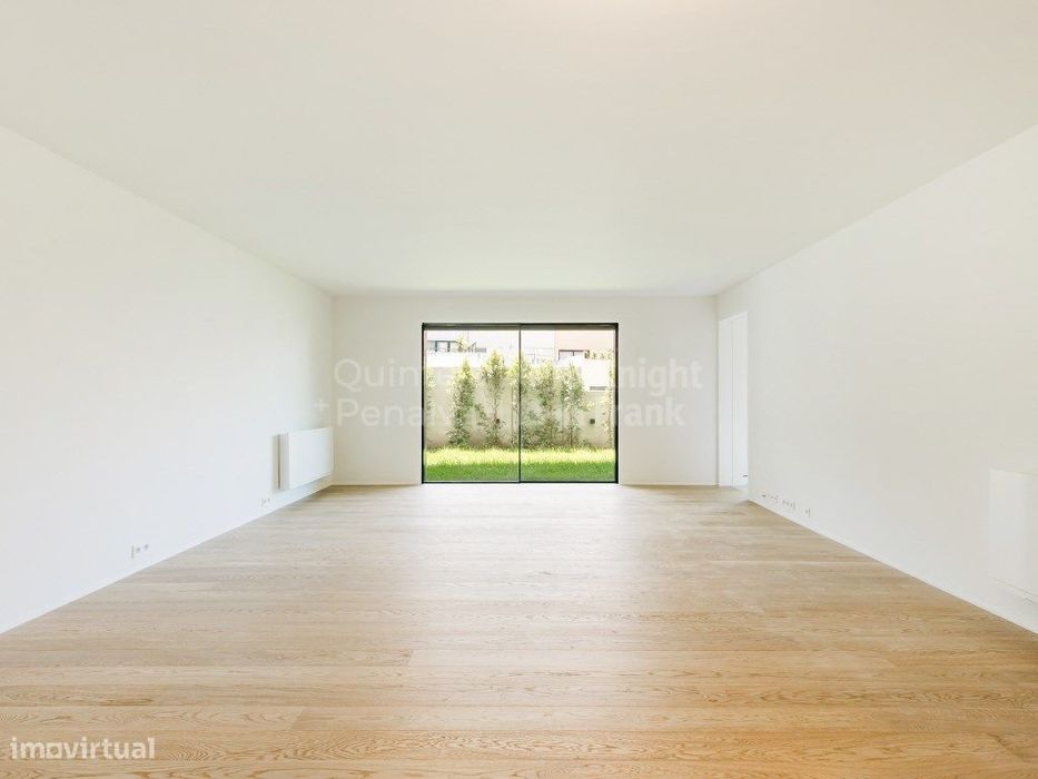 Apartamento T4 com dois terraços em Aldoar, Porto
