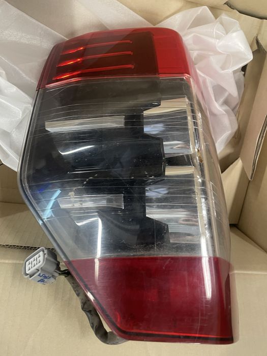 Ліхтар задній лівий L200 8330B211