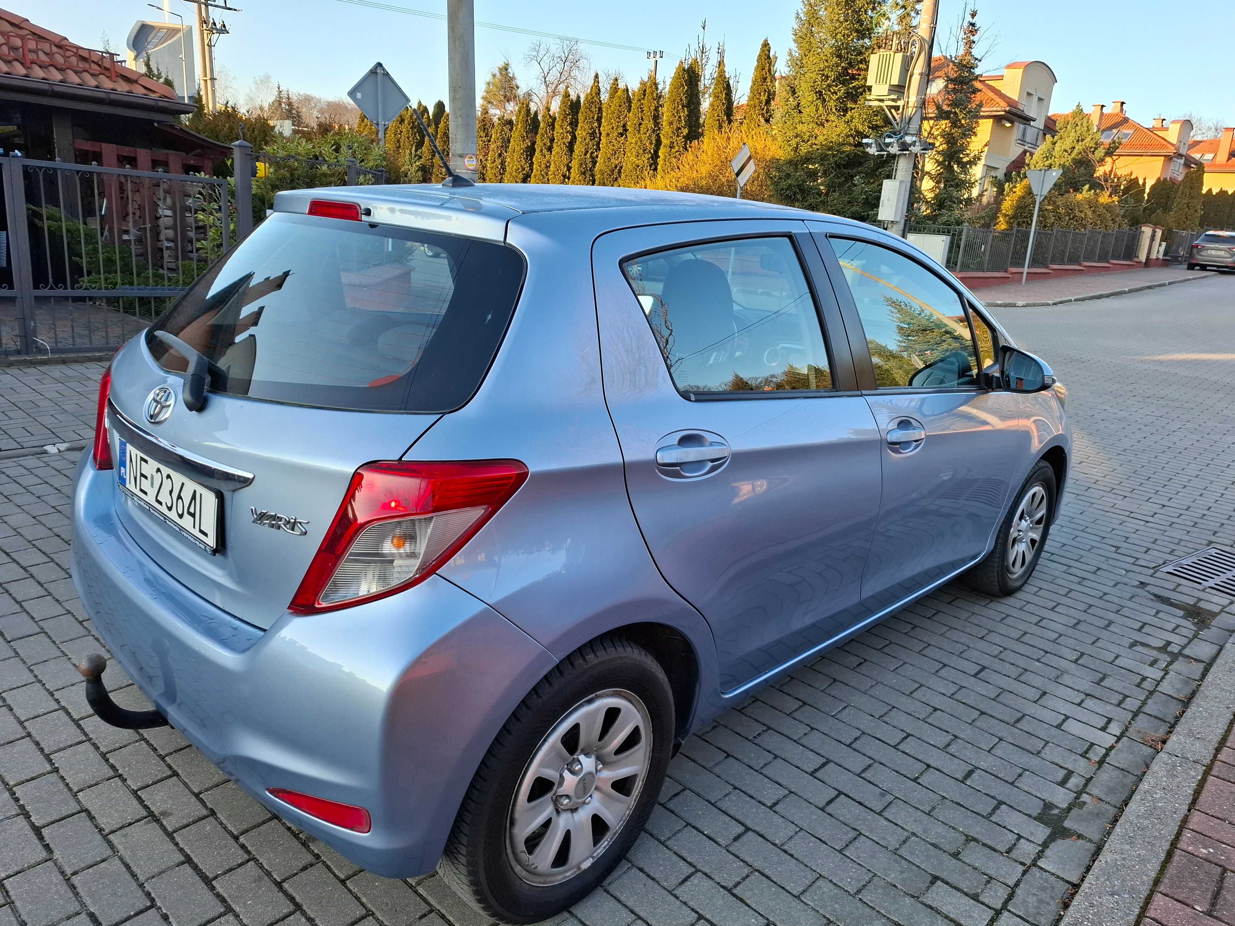 Toyota Yaris 1.0vvti 69km klima kamera hak full servis Aso Toyota