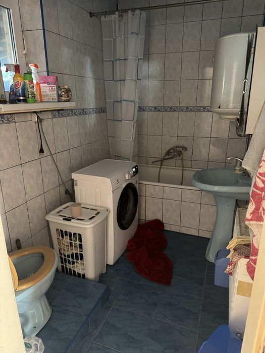 Будинок в центрі білогородки .