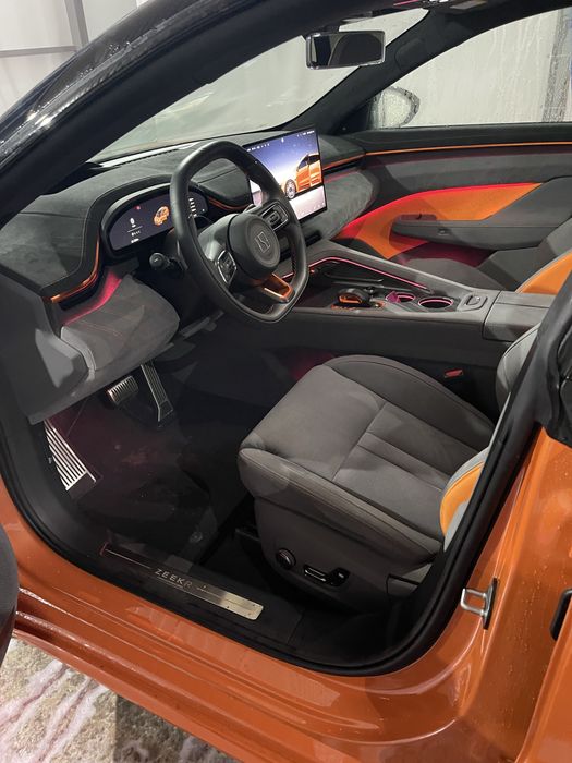 Zeekr 001 2024 модельний 2025