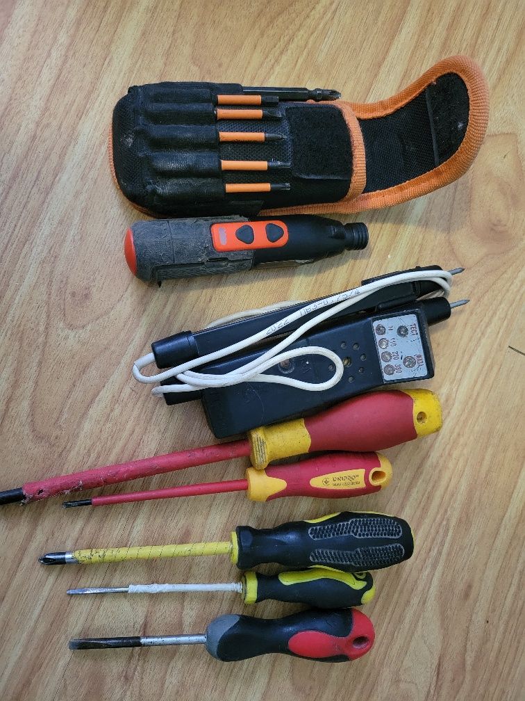 Для електрика ,набір , прозвонка , кабелеріз, knipex