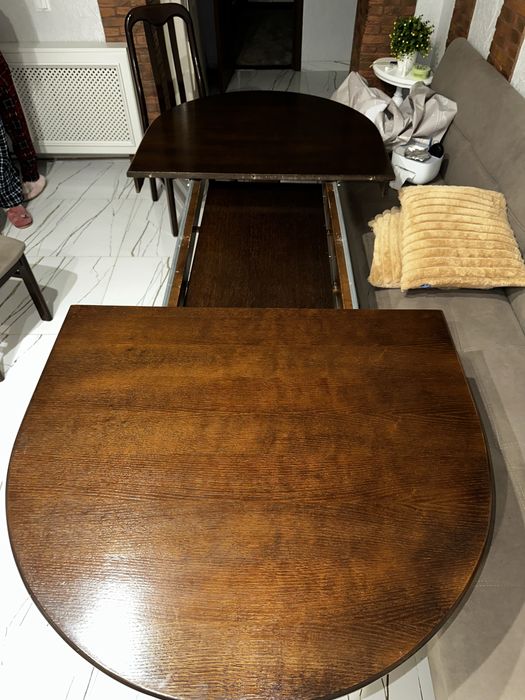 Стіл та 4 стільці