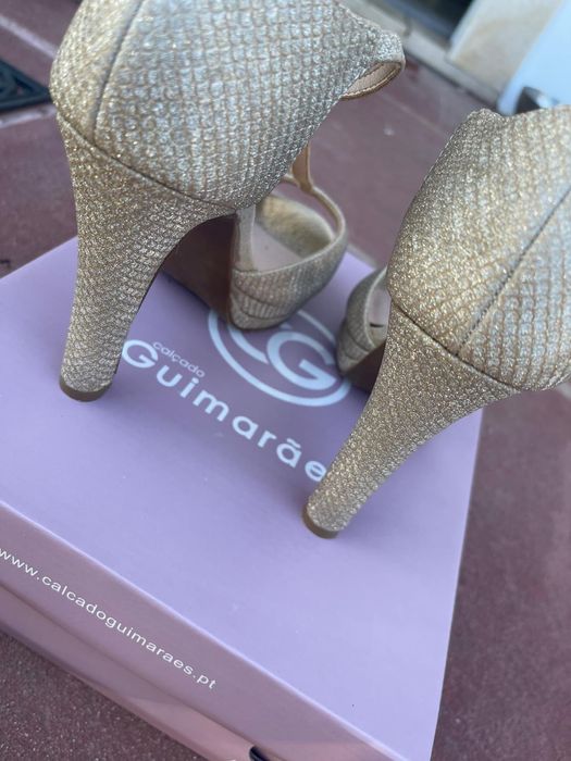 Sandália Dourada - N37