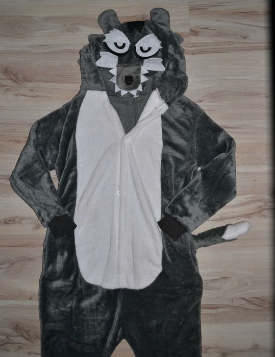 38^ wilk strój przebranie piżama 10/11 Lat_ 140/146