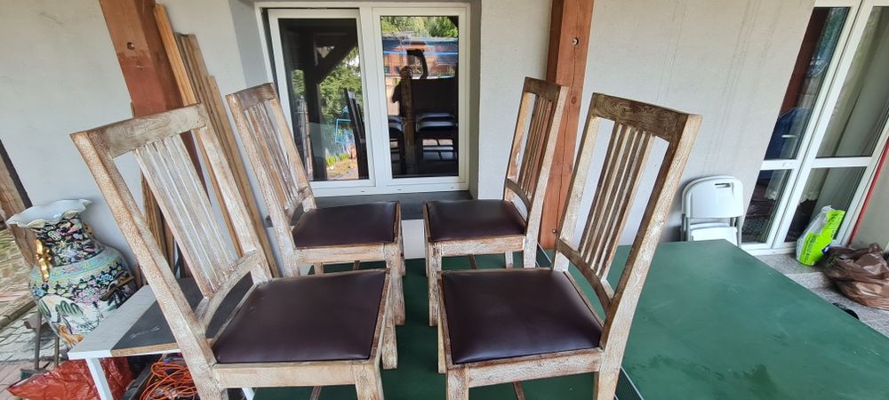 krzesła z litego drewna  tropikalnego z Indonezji