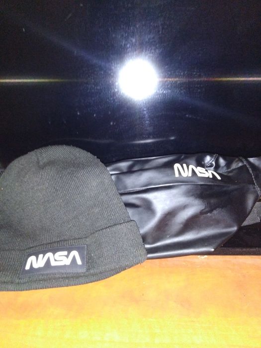 Продам срочно!ету колекцию шапку і сумочку