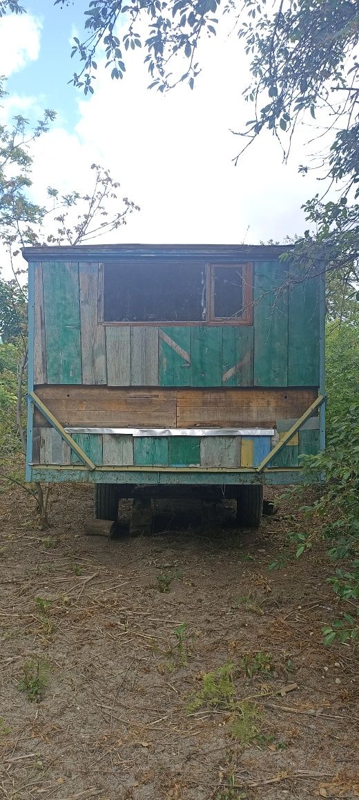 Павільйон, причеп для бджіл