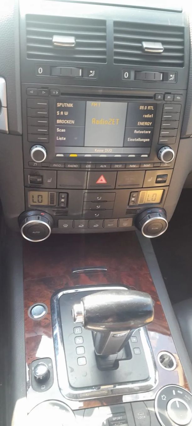 Volkswagen Touareg Bogato wyposażony TOUAREG V10 TDI