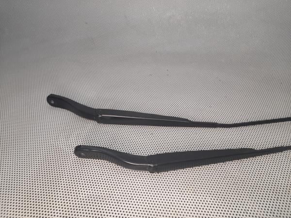 Haste / braço de escova limpa vidros frente direita RENAULT Master III