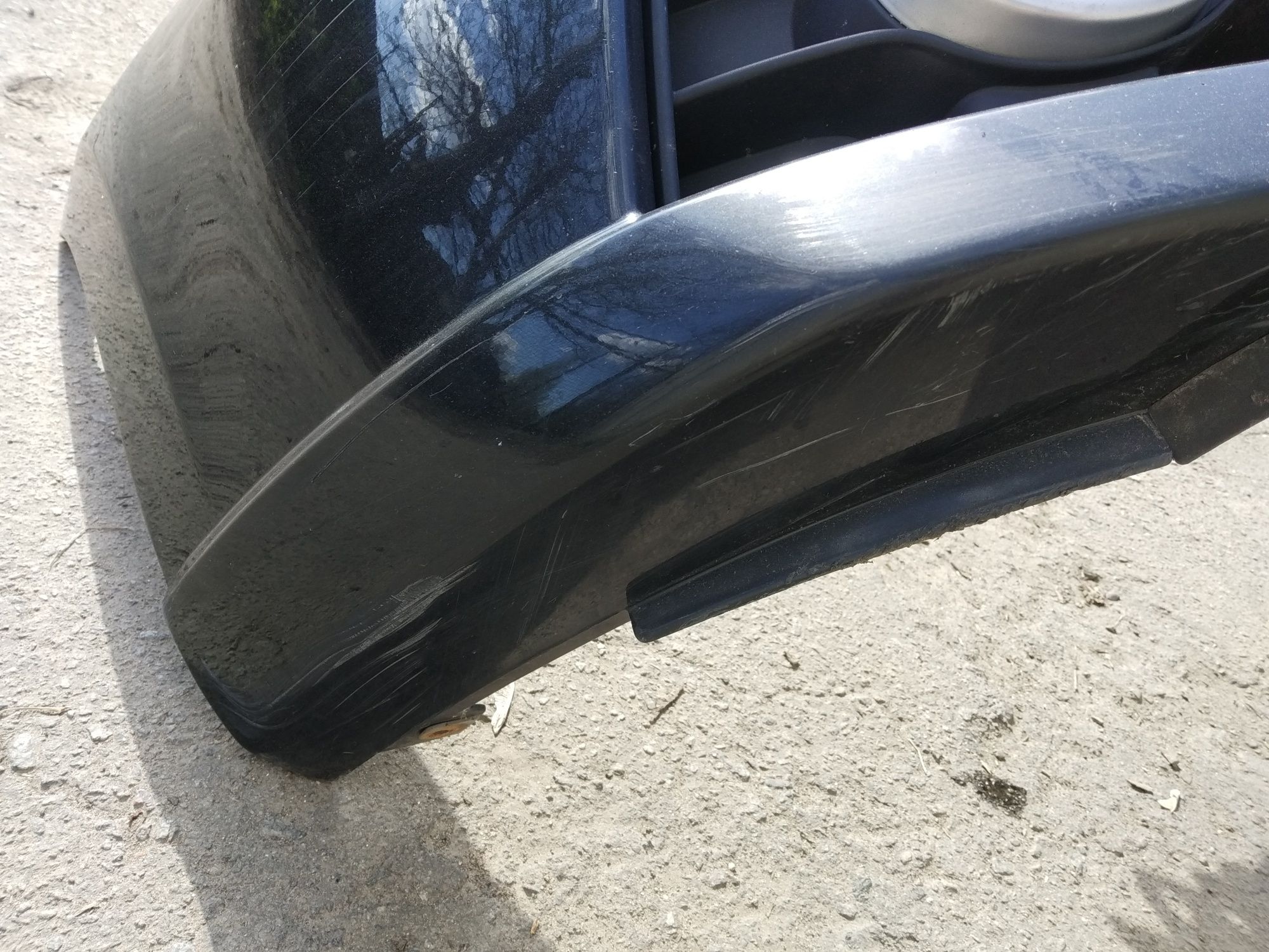 Бампер передній Mazda 5 2005-2009