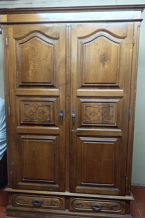 Roupeiro de duas portas