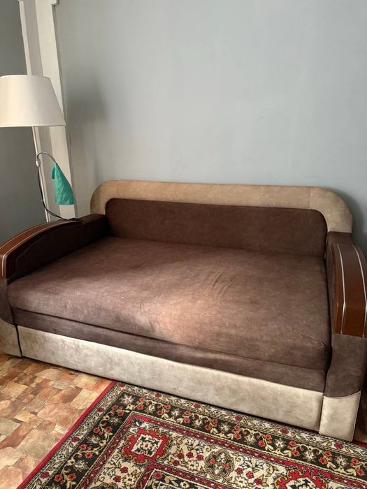Продам диван в хорошем состоянии.