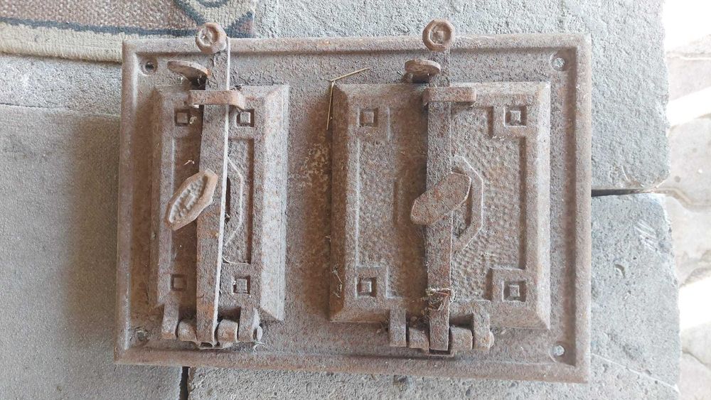 Drzwiczki metalowe paleniskowe do pieca kaflowego PRL stare wędzarnia