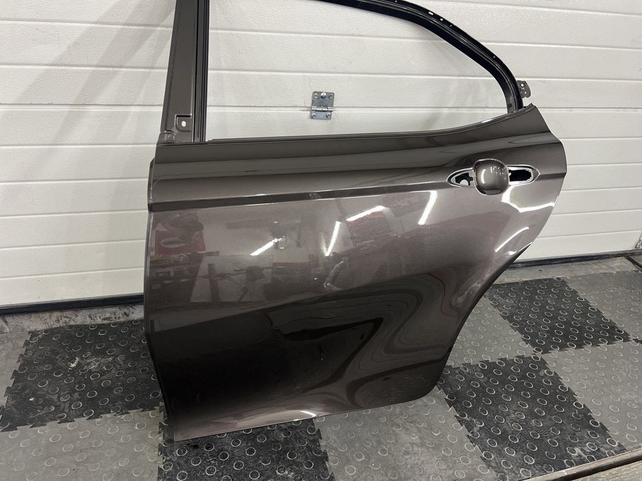 Дверь голая задняя левая Toyota Camry v70 18-24 6700433260