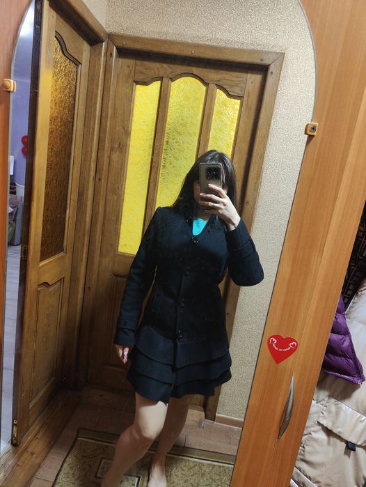 Пальто чорне оригінальне 42 притуплене як сукня