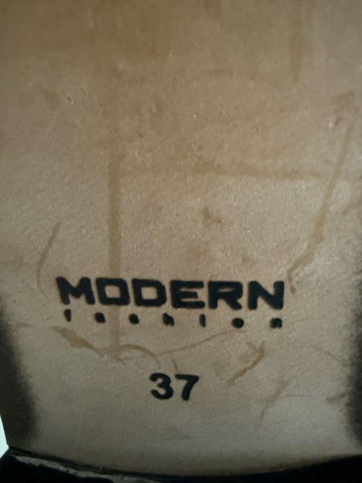 Продам шкіряні весняні чобітки