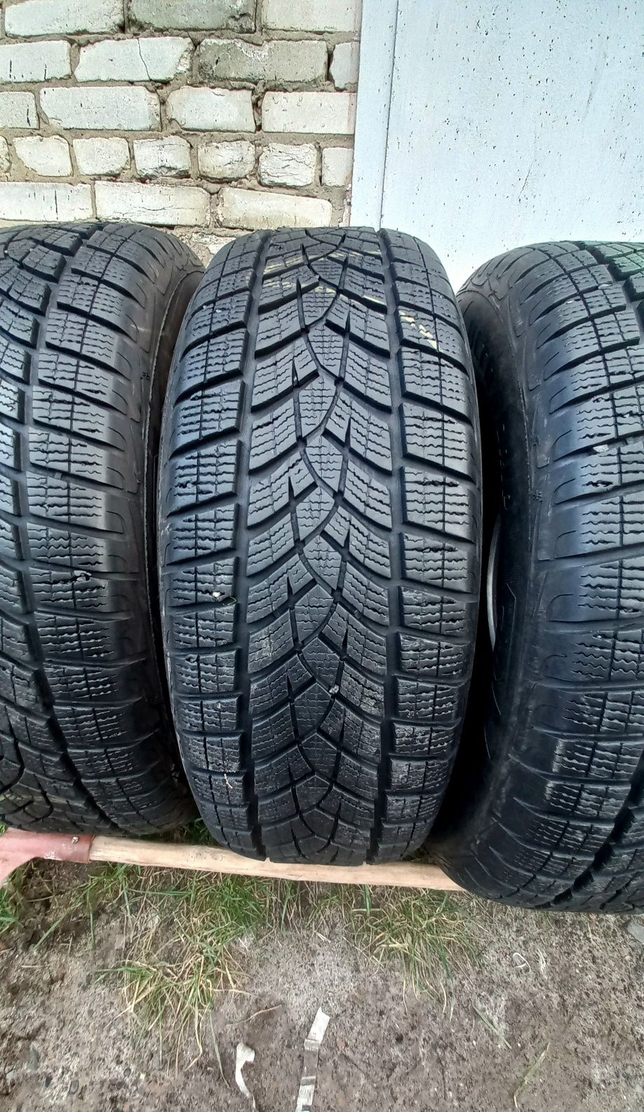 Шини зимові 4шт R17 GoodYear UltraGrip 225/65/17 вир. Німеччина 7мм.