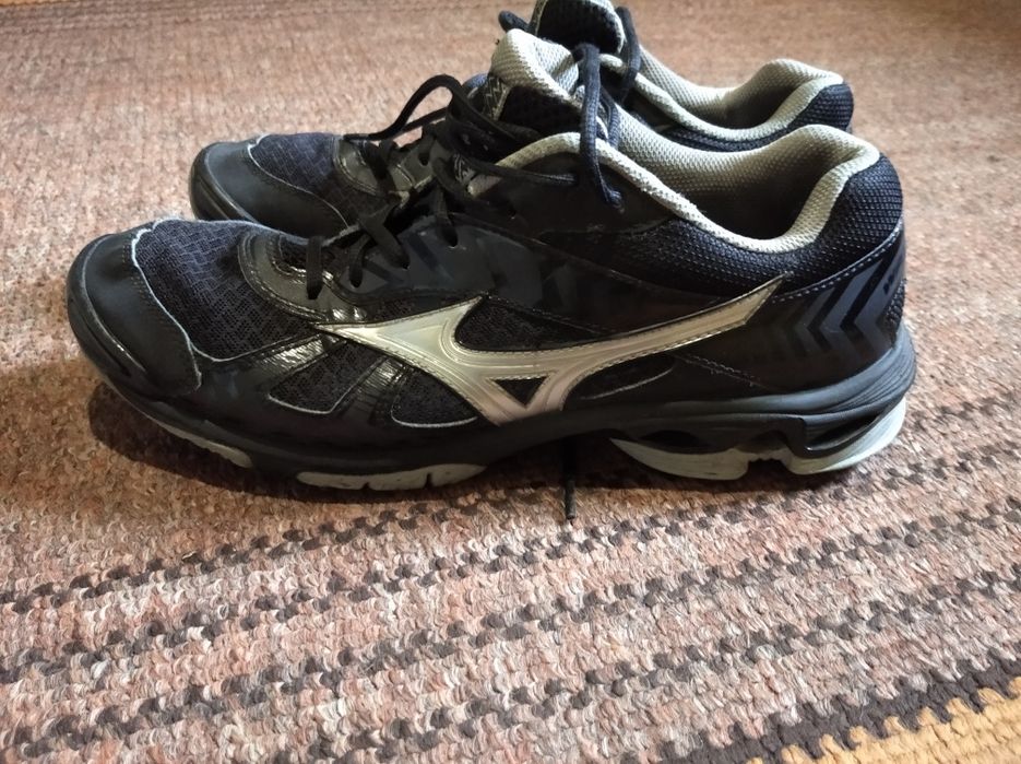 Кросівки Mizuno Wave Bolt 7