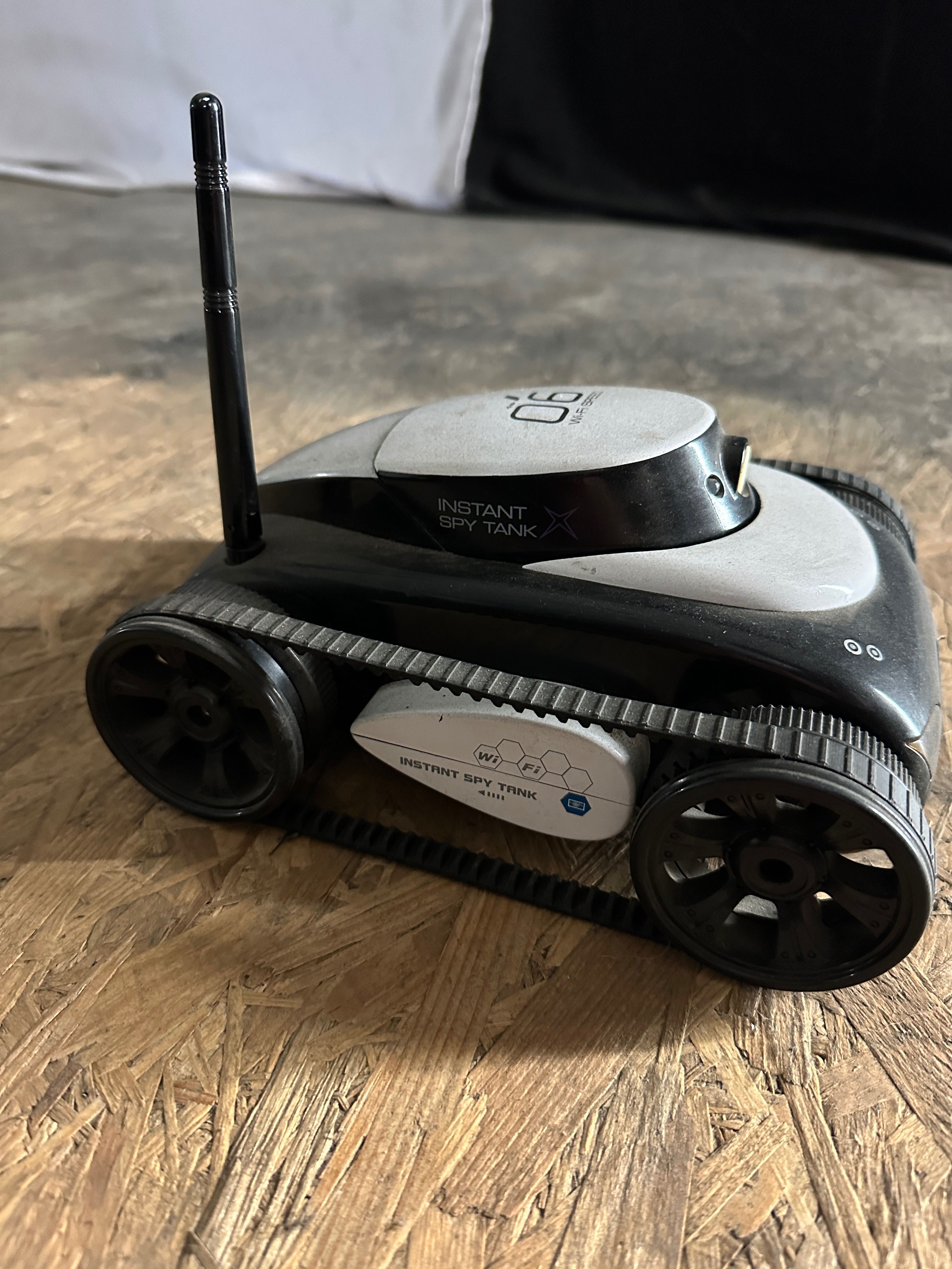 Kamera szpiegowska, robot zdalnie sterowany