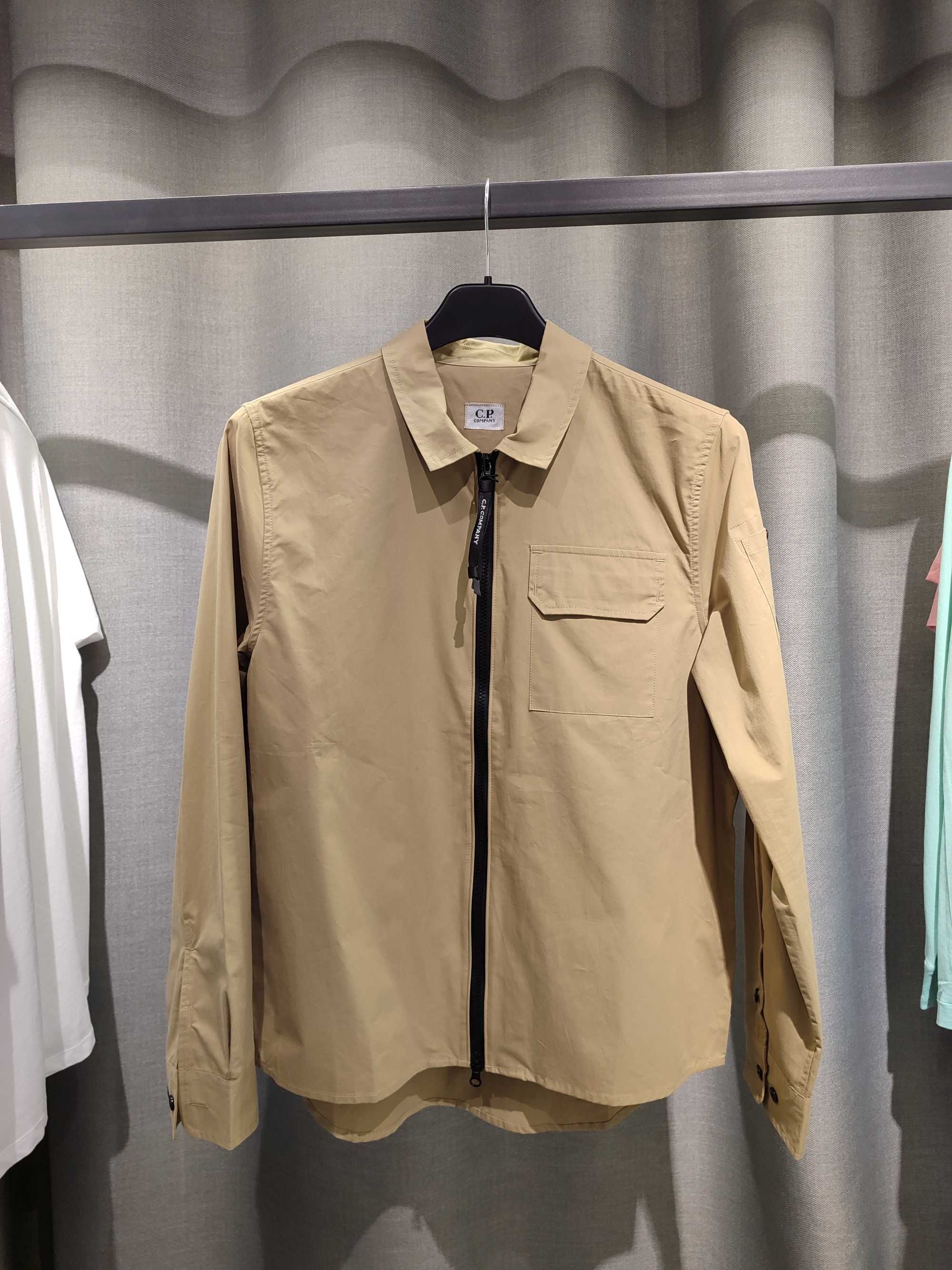 Куртка C.P. COMPANY Logo-Appliqued Cotton-Gabardine Jacket Beige