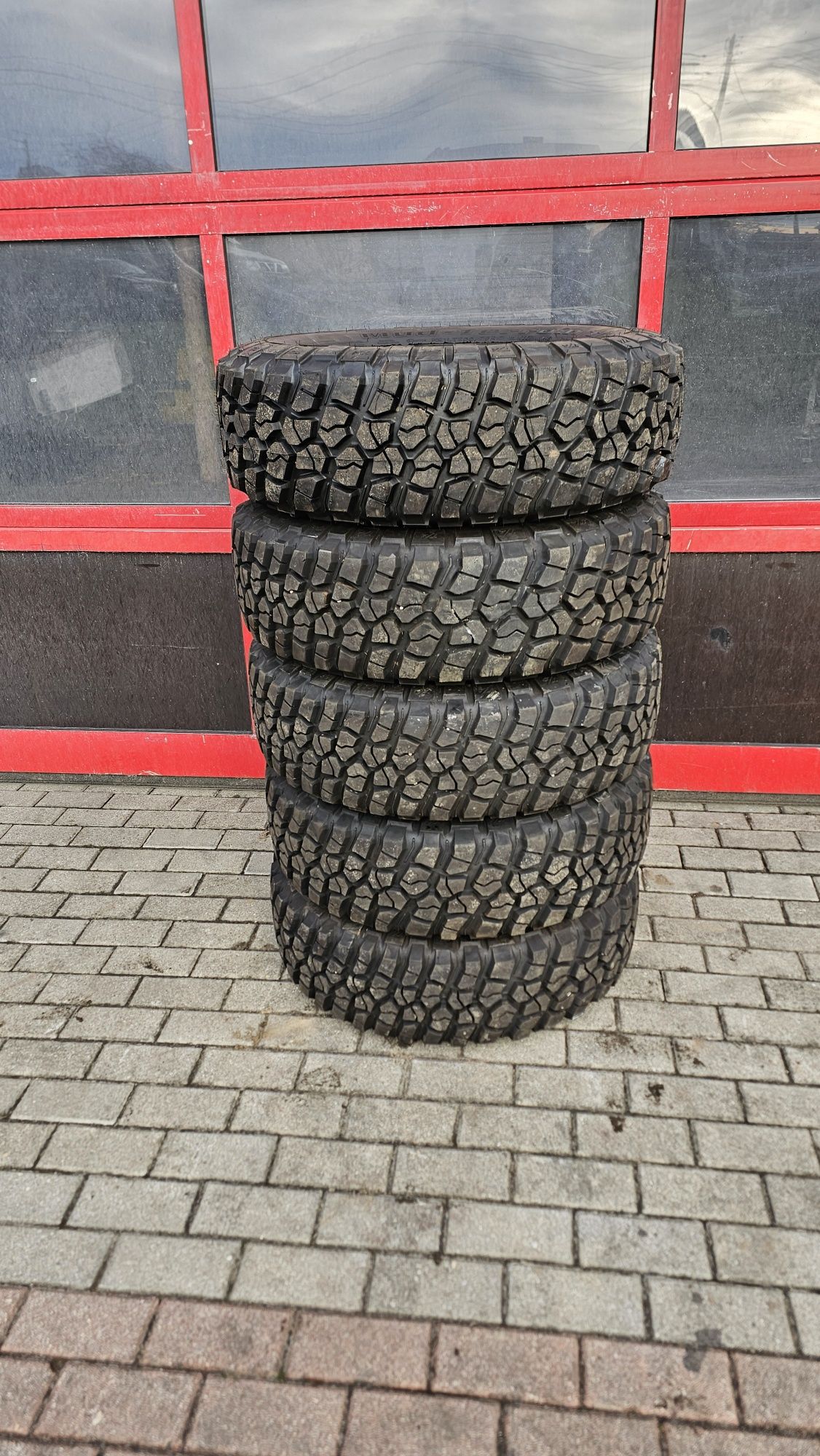 BF Goodrich Mud Terrain KM2 255/75/17 opony MT Jeep Ranger Navara