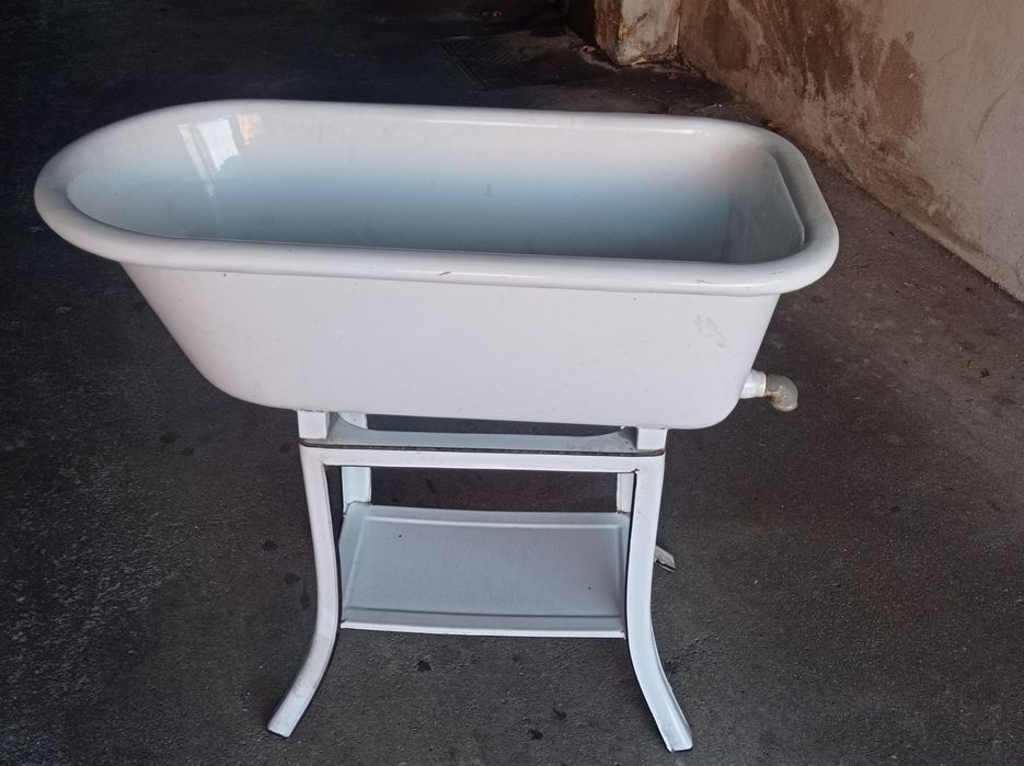 Banheira de bebé - antiga em esmalte