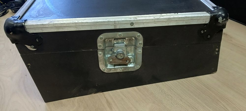 Case walizka  zamykana