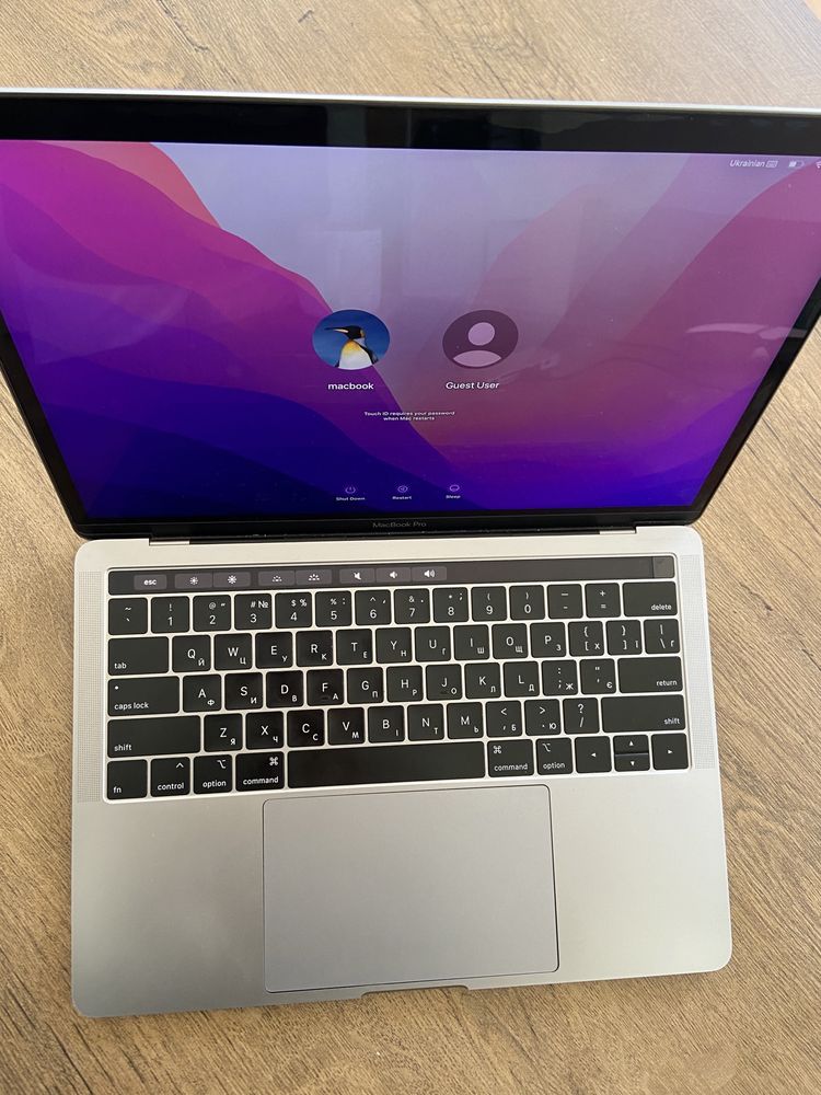 Apple MacBook Pro 13’ 256 GB Space Gray TouchBar 2018