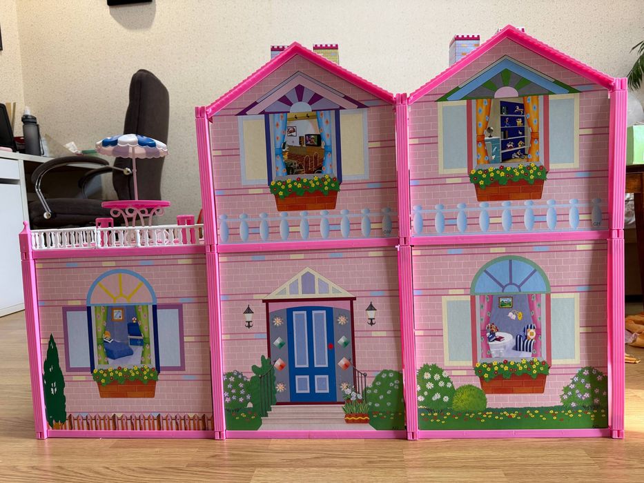 Кукольный домик для Барби.