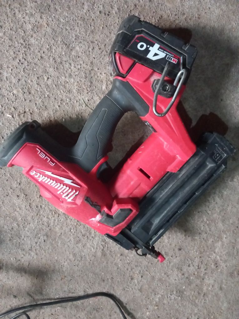 Milwaukee M18 FN18GS