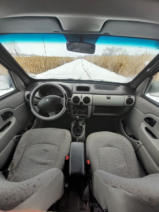 Продам машину Renault Kangoo