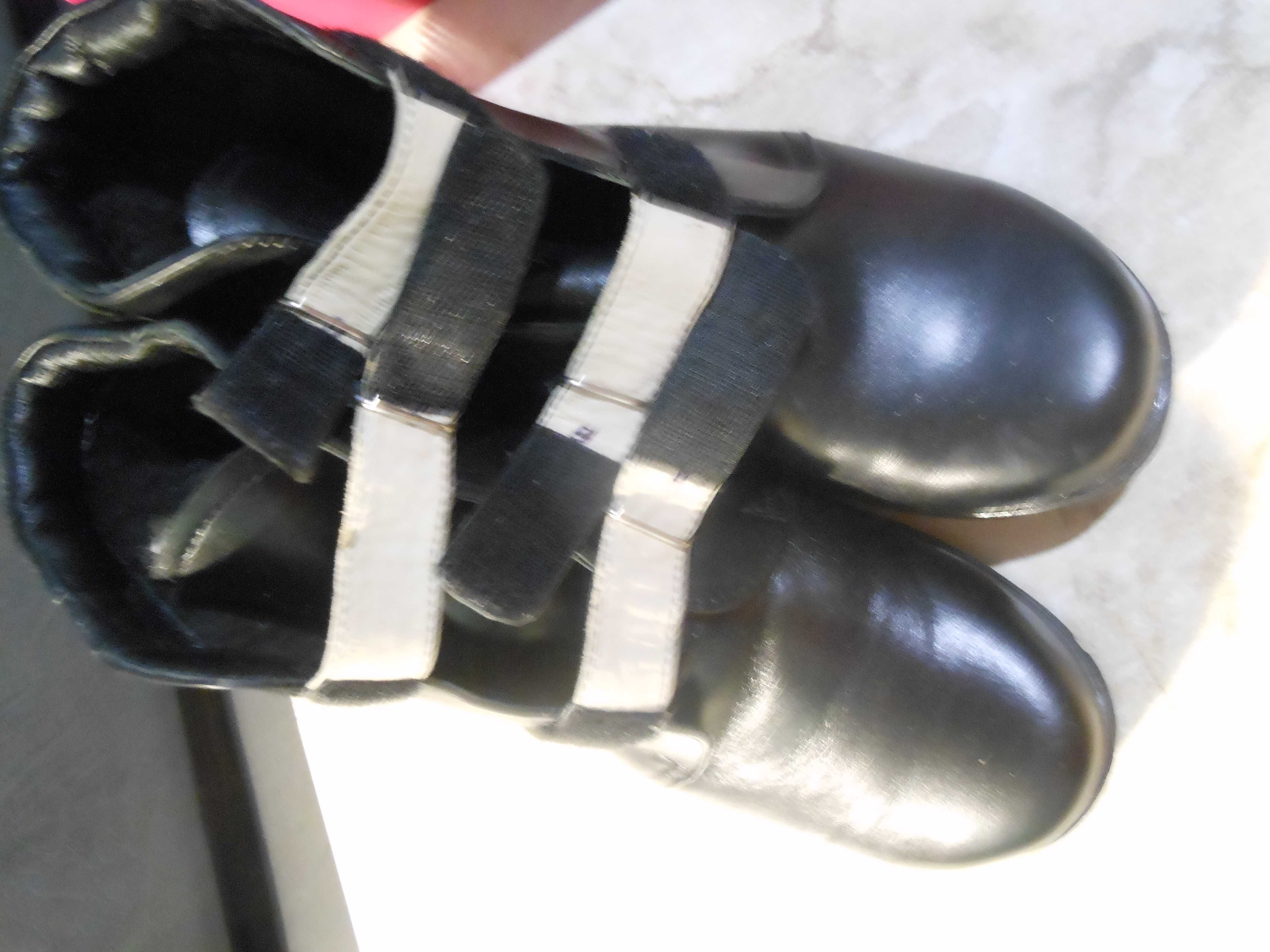 Ортопедические кожаные женские ботинка на застежках-липучках 39 р-р