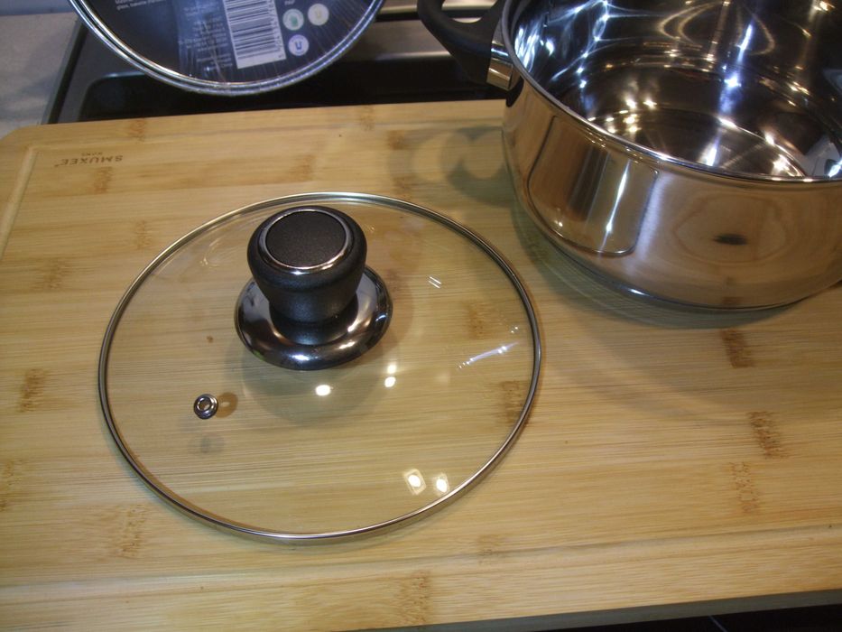 GARNEK NIERDZEWNY TRADYCYJNY Stalowy 18cm, 2L z Pokrywką Indukcja, gaz